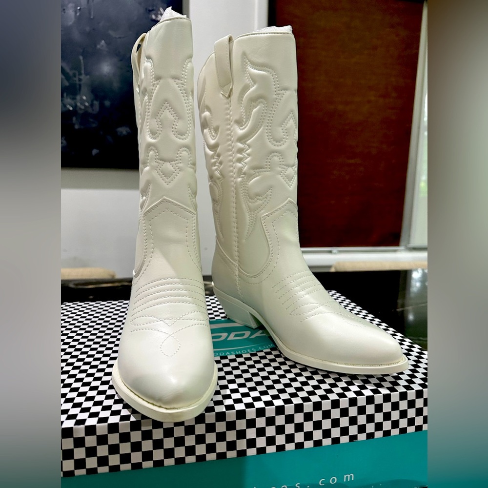 Reno all white soda Boots